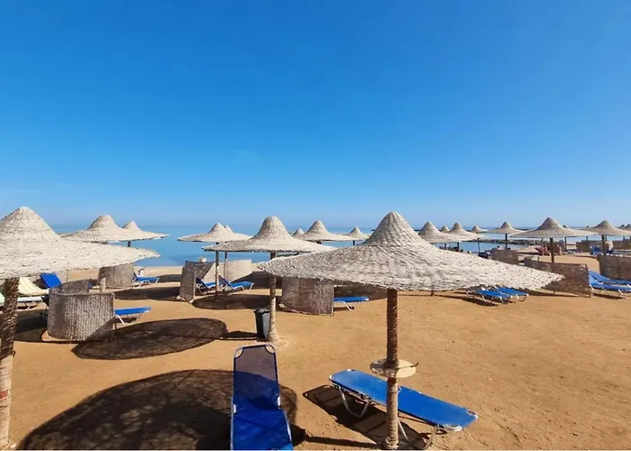Beachfront - Pool - Balcony - Апартаменты Хургада